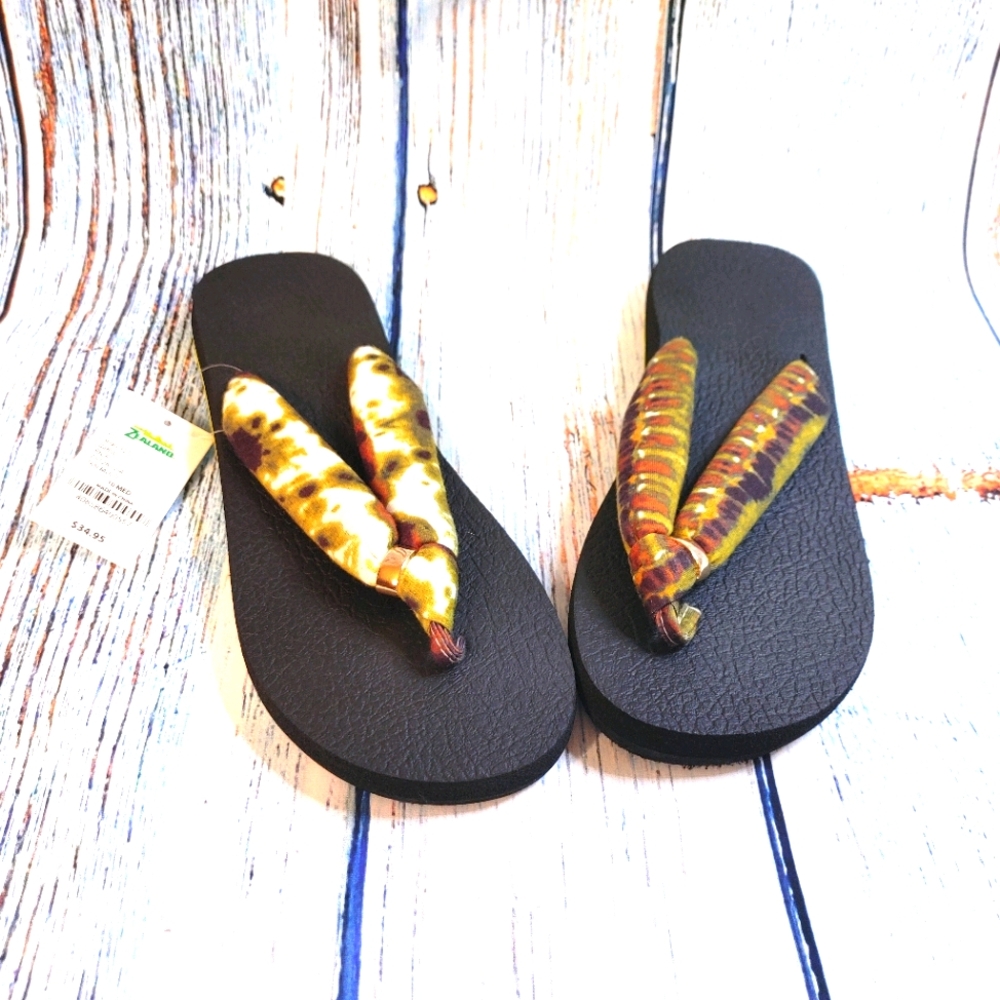 New. Zealand Size 10 Multicolored Flip Flops